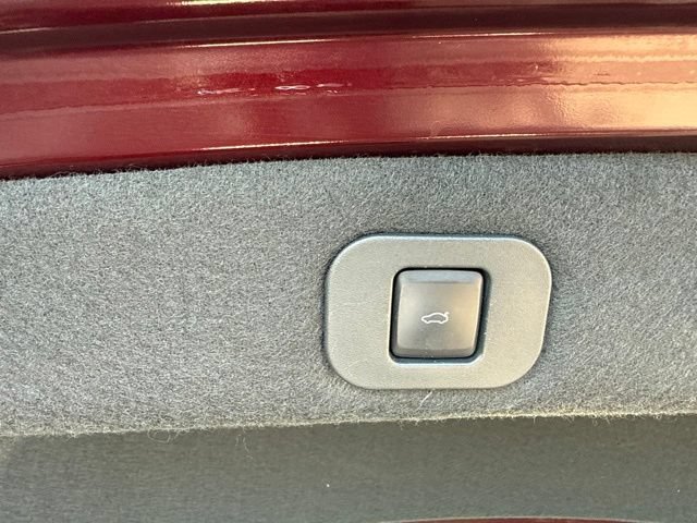 Used 2017 Lincoln Continental Select FWD image 43