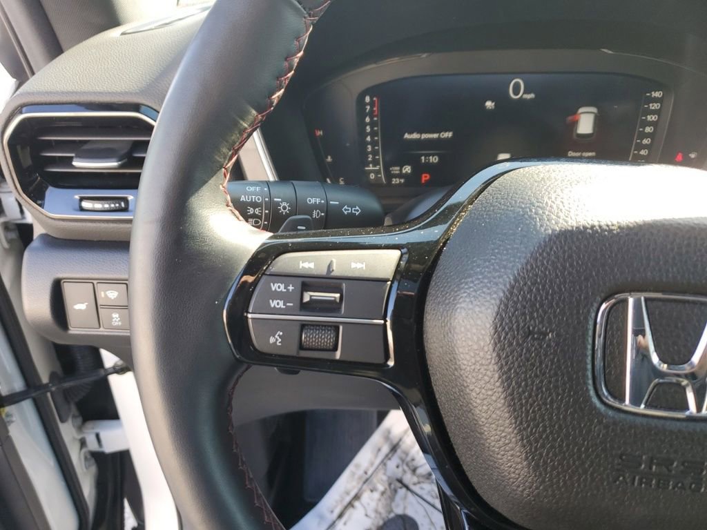 Used 2025 Honda Pilot Black Edition image 18