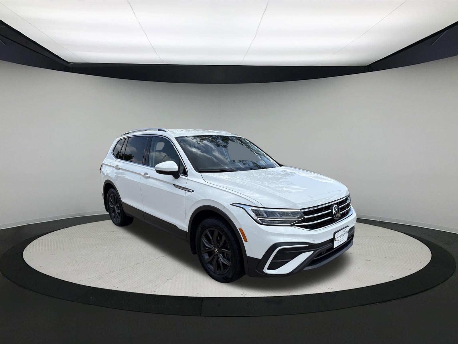 Used 2024 Volkswagen Tiguan SE