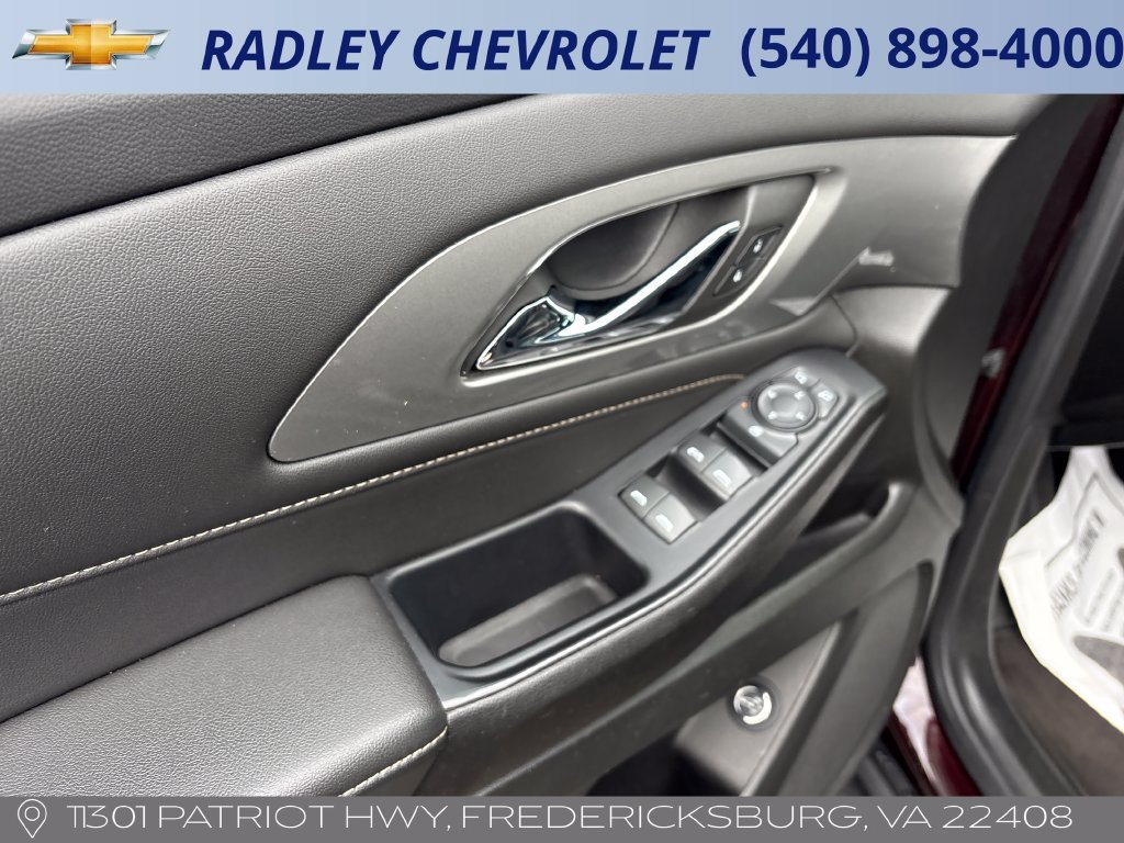 Certified 2023 Chevrolet Traverse LT w/ Rear Camera Mirror Package FWD image 5