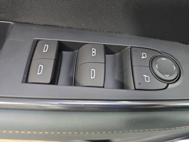 Used 2024 GMC Acadia AT4 w/ Luxury Package AWD/4WD image 32