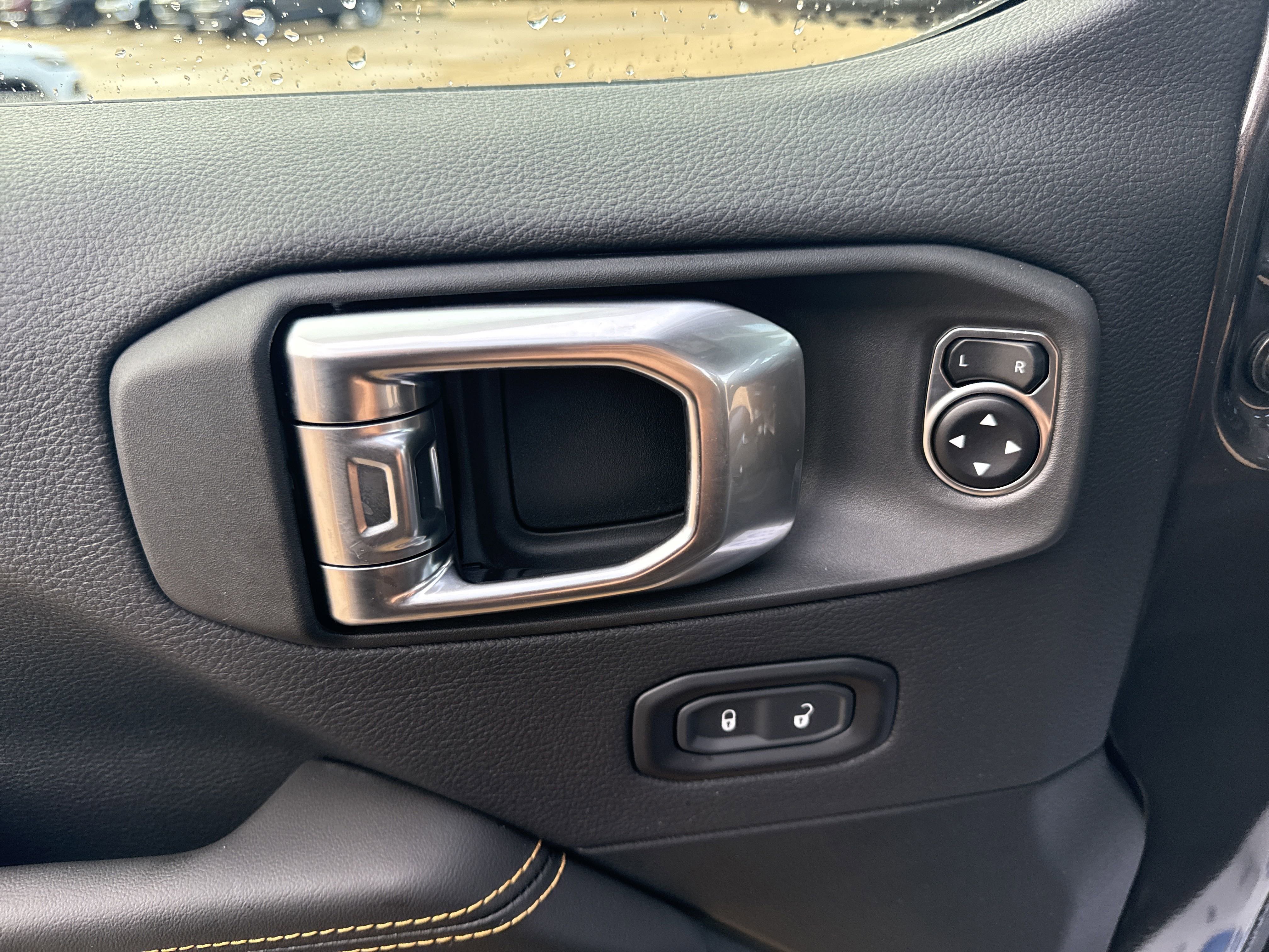 New 2025 Jeep Gladiator Sport w/ Premium Package image 14