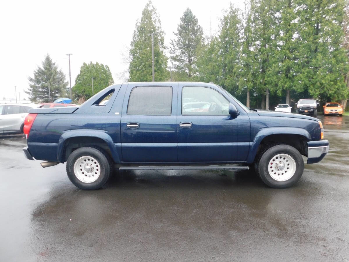 Used 2005 Chevrolet Avalanche Z71 w/ Sun And Sound Package image 19