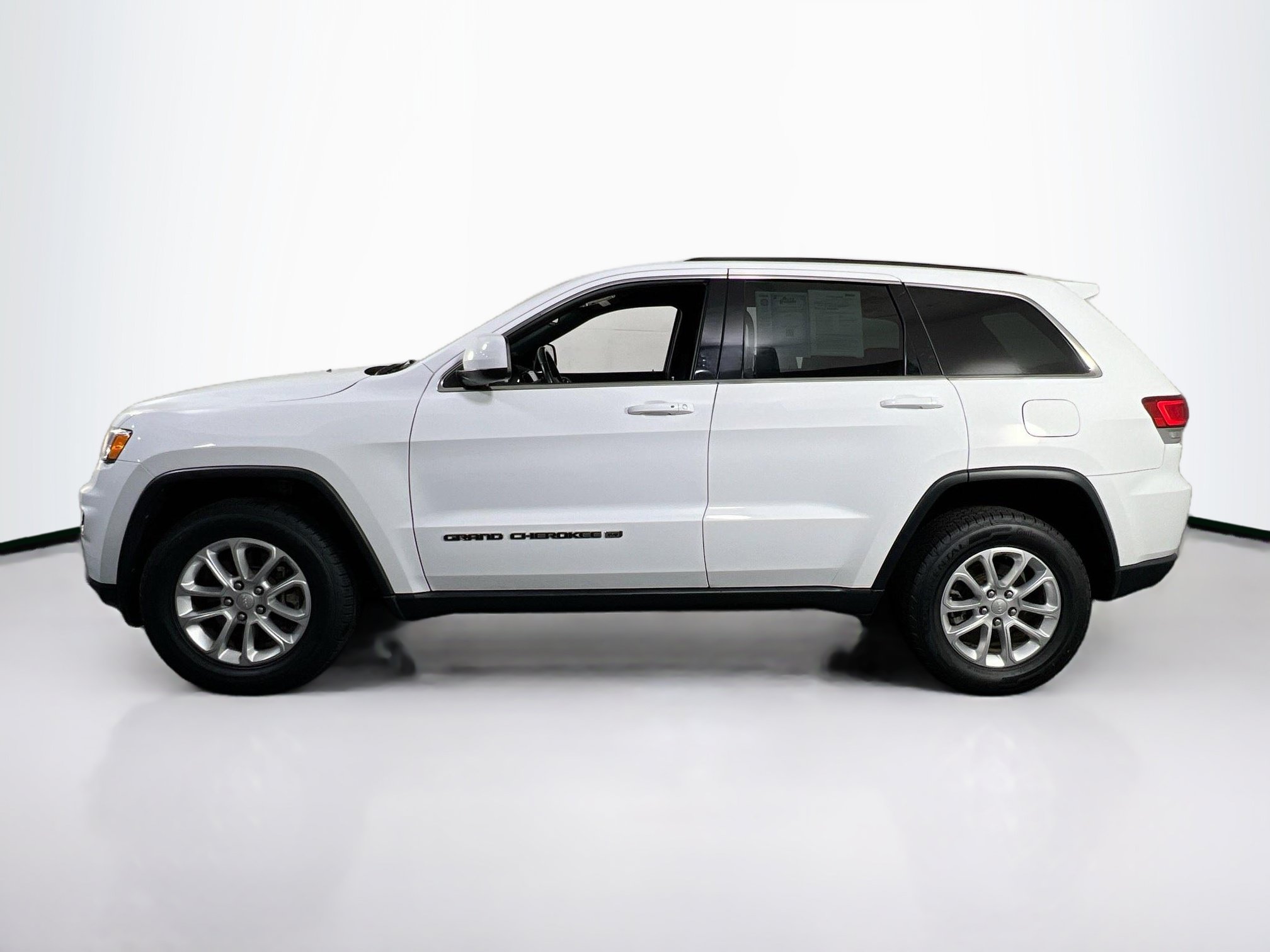 Used 2022 Jeep Grand Cherokee Laredo E AWD/4WD image 8