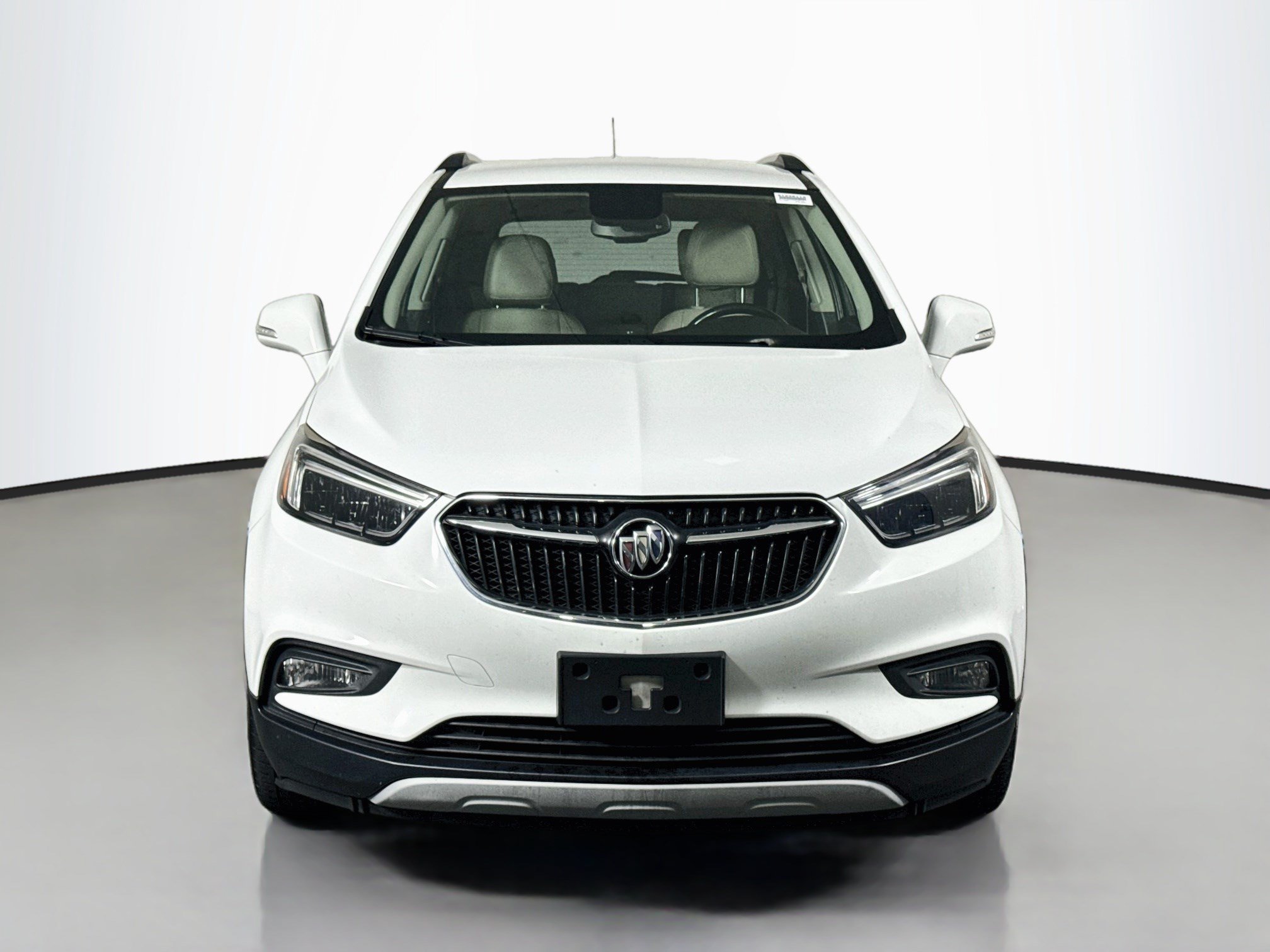Used 2019 Buick Encore Essence FWD image 2