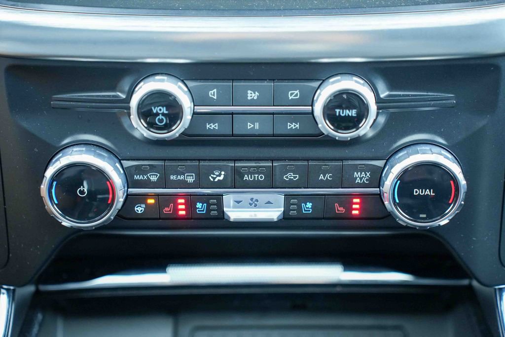 Used 2023 Ford F150 Lariat w/ Equipment Group 502A High image 31