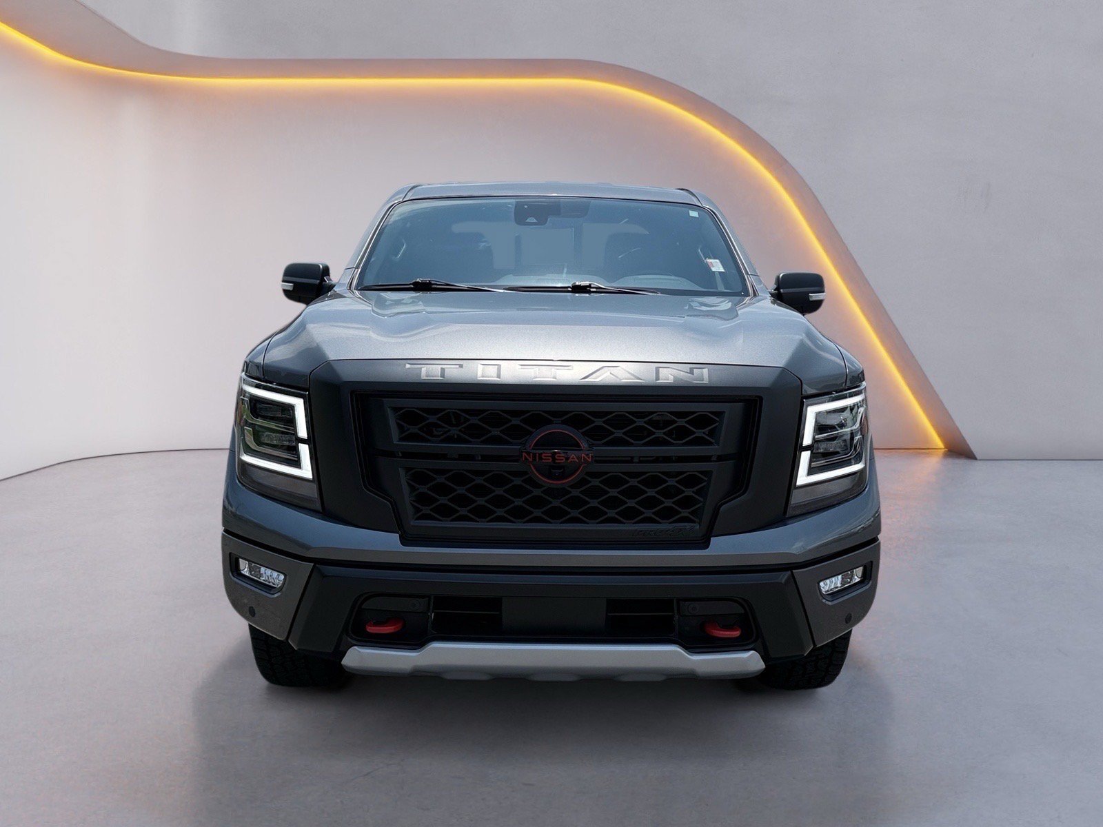 Used 2024 Nissan Titan PRO-4X w/ Pro-4x Convenience Package AWD/4WD image 8
