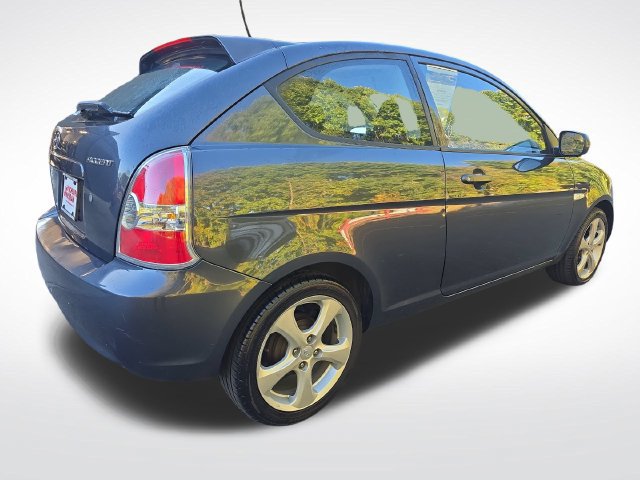 Used 2010 Hyundai Accent SE FWD image 6