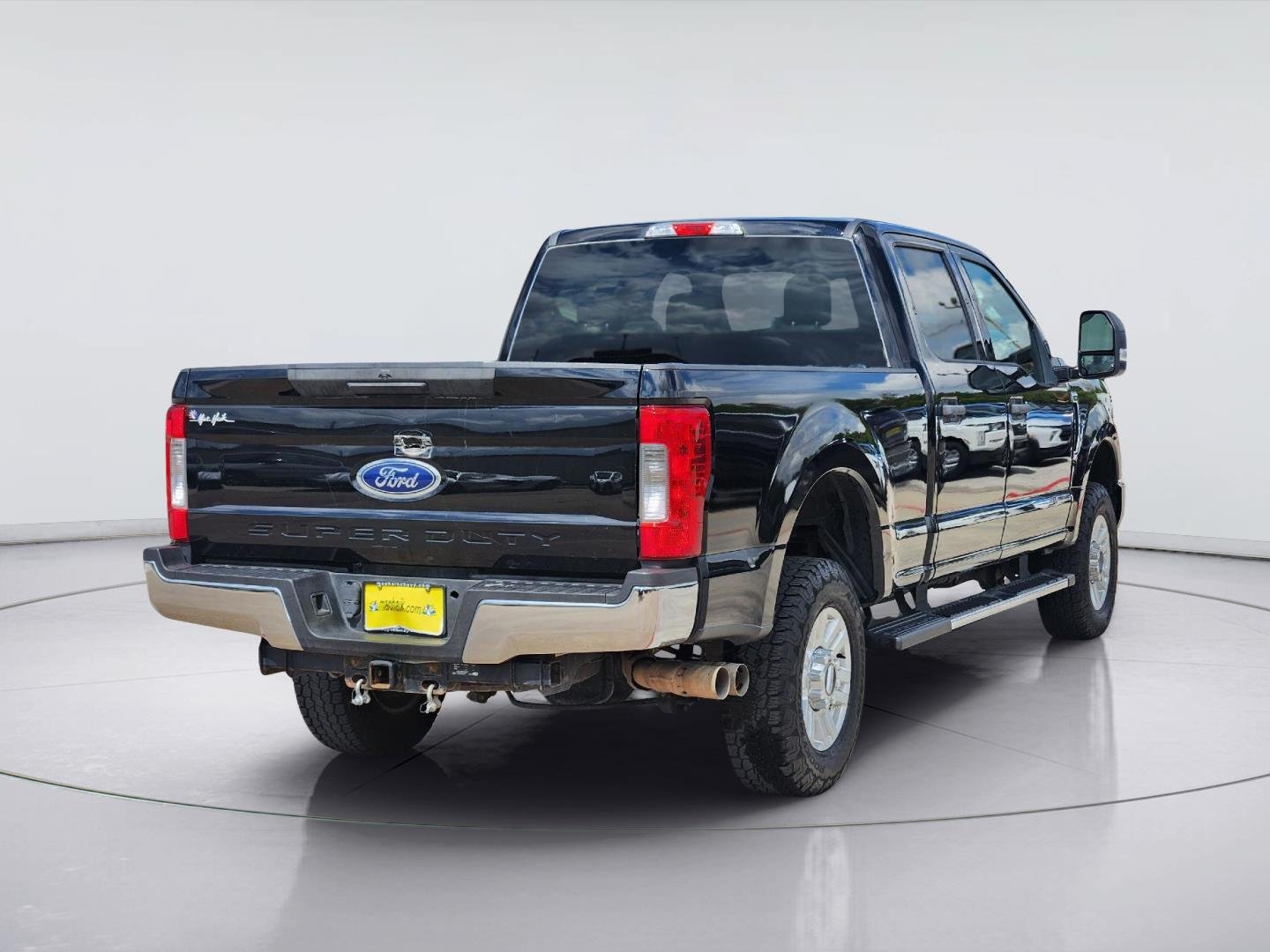 Used 2018 Ford F250 XLT w/ FX4 Off-Road Package AWD/4WD image 5