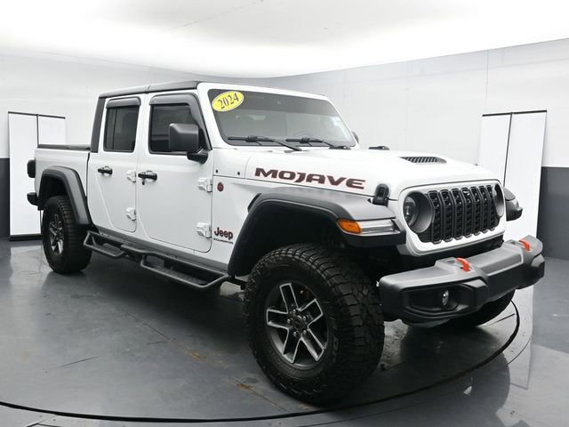 Used 2024 Jeep Gladiator Mojave w/ Technology Group AWD/4WD image 1