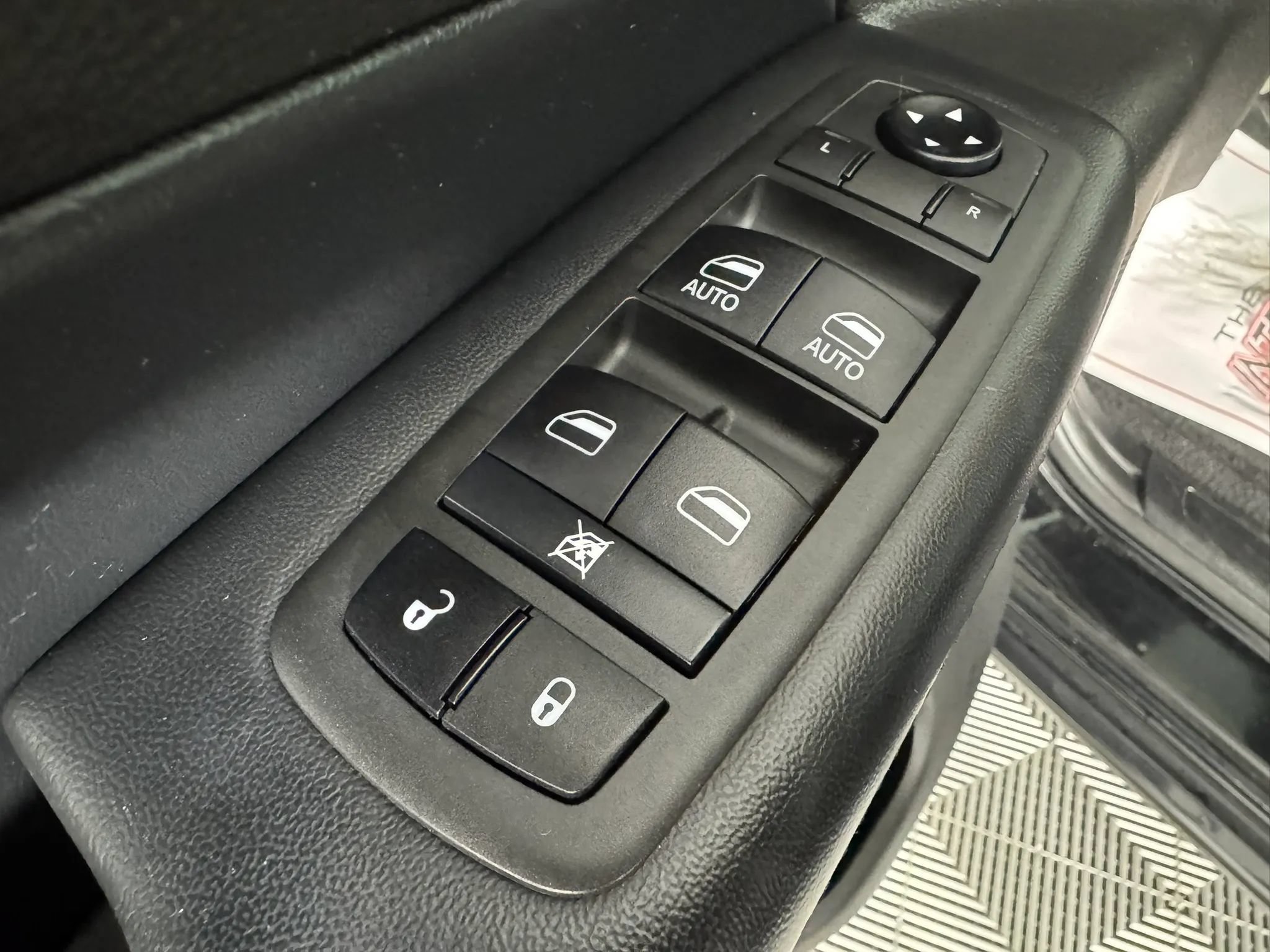 Used 2021 Jeep Grand Cherokee Laredo X AWD/4WD image 40