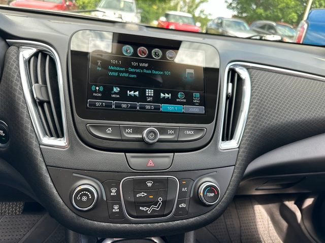 Used 2018 Chevrolet Malibu LT w/ Driver Confidence Package FWD image 20