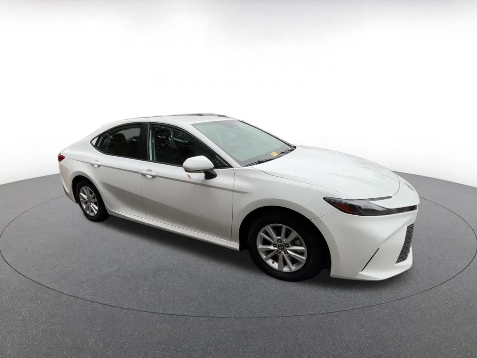 Used 2025 Toyota Camry LE image 2