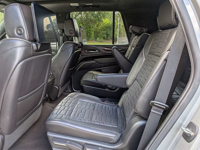 Used 2023 Cadillac Escalade Sport Platinum w/ LPO, ONYX Package AWD/4WD image 16