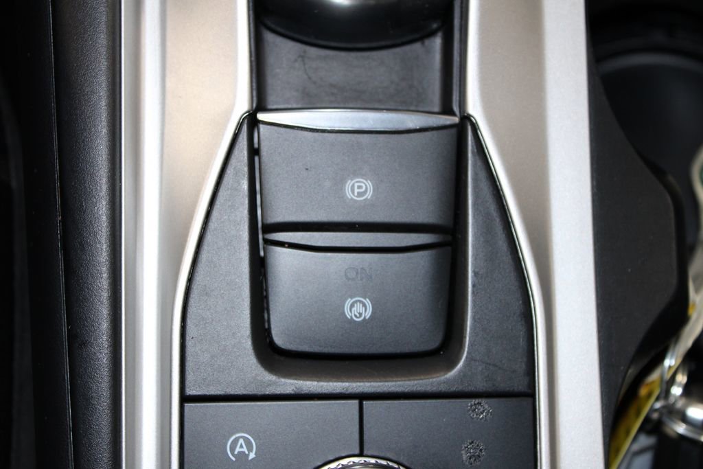 Used 2023 Ford Explorer XLT image 45