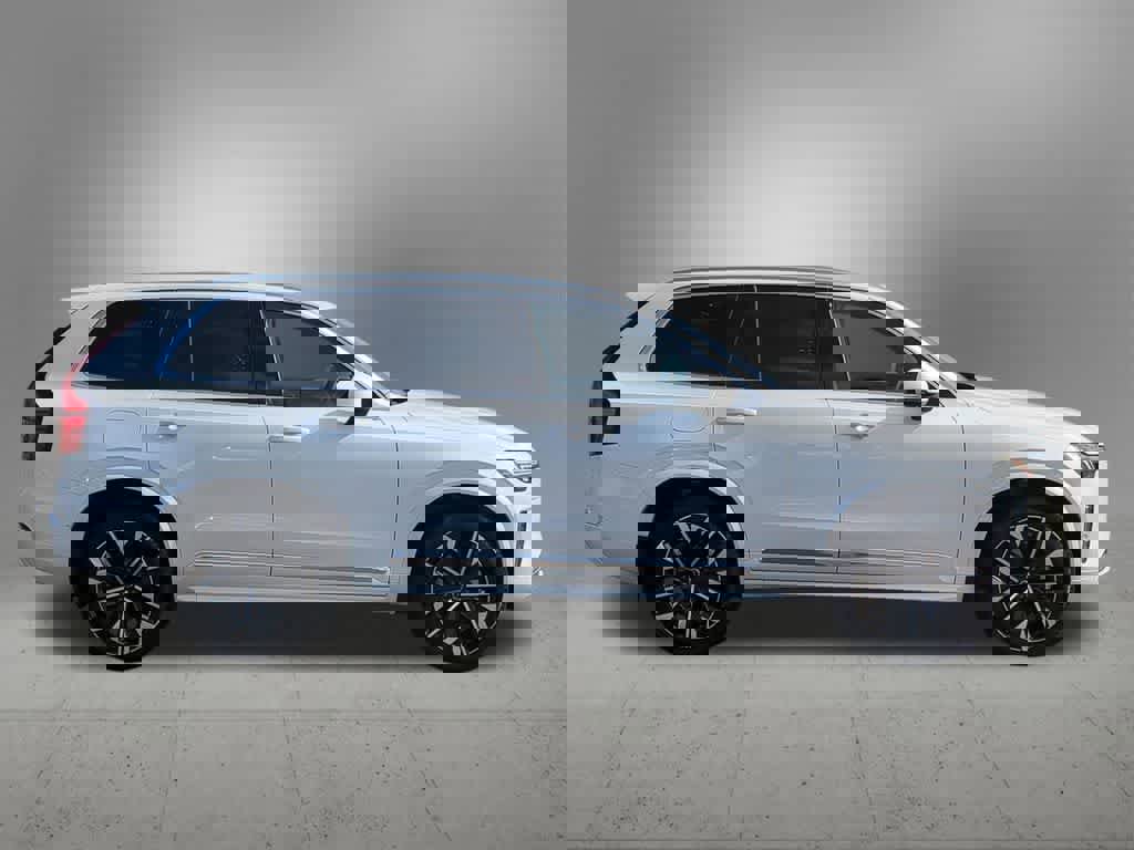 Used 2026 Volvo XC90 B6 Plus w/ Protection Package image 7