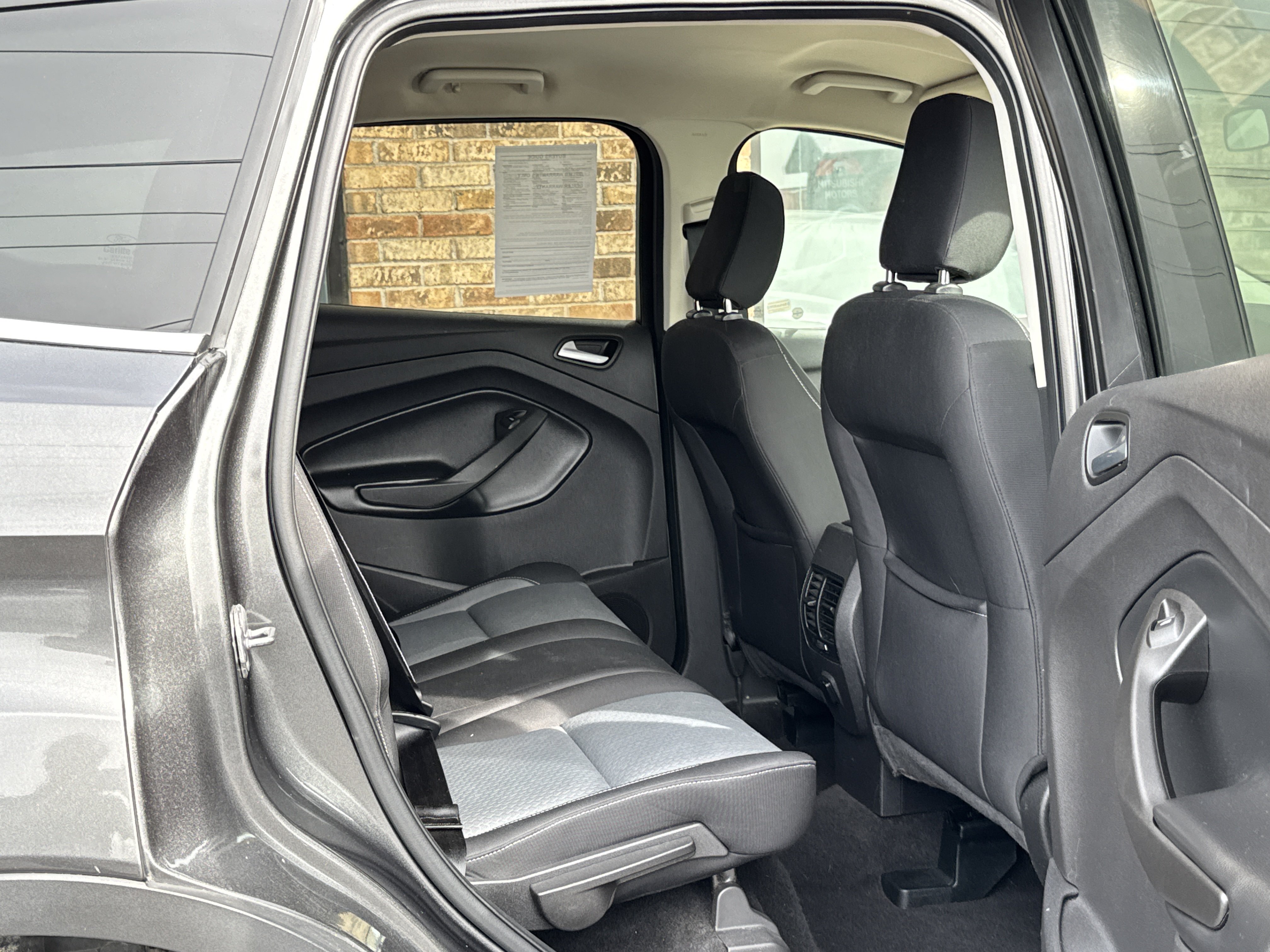 Used 2018 Ford Escape SE FWD image 12