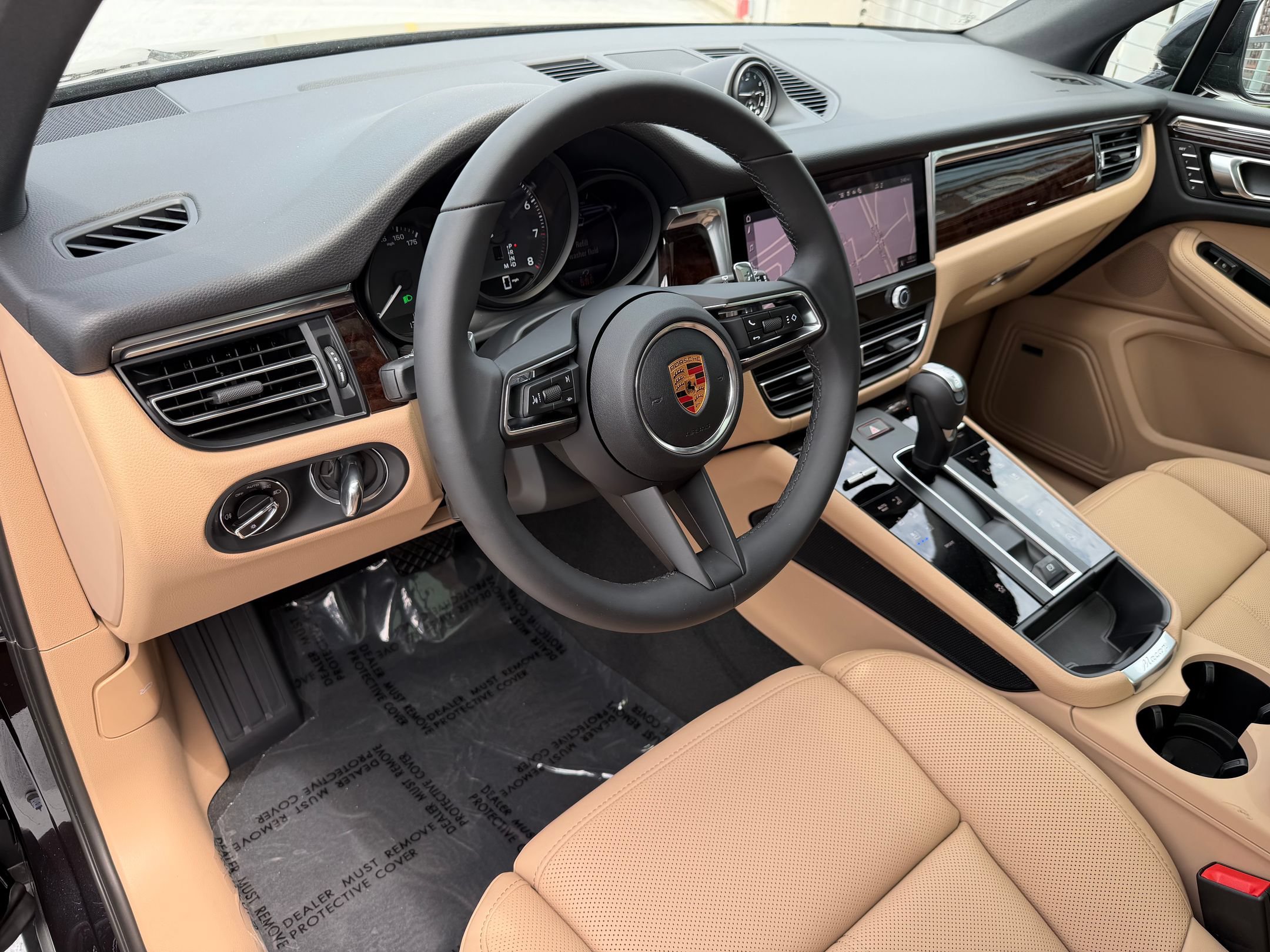 New 2026 Porsche Macan AWD/4WD image 4