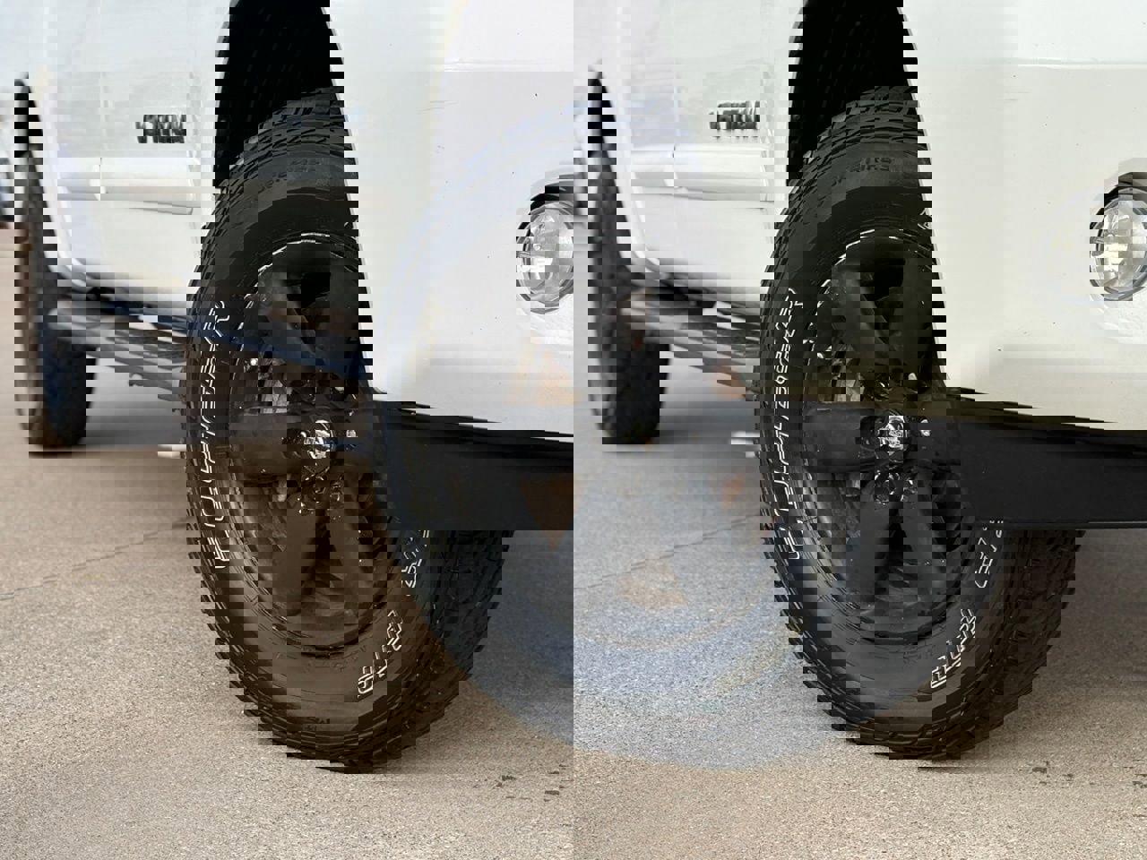 Used 2014 Nissan Titan SV w/ SV Value Truck Package image 10