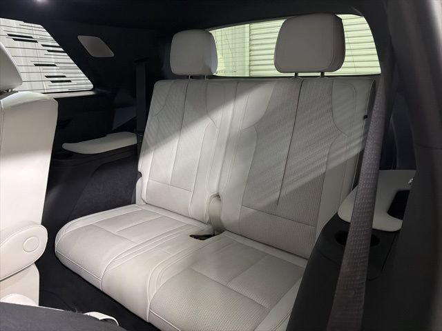 Certified 2026 Cadillac Vistiq Luxury image 21