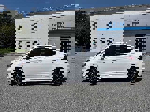 Used 2020 Hyundai Elantra Sport w/ Cargo Package (C1) image 2