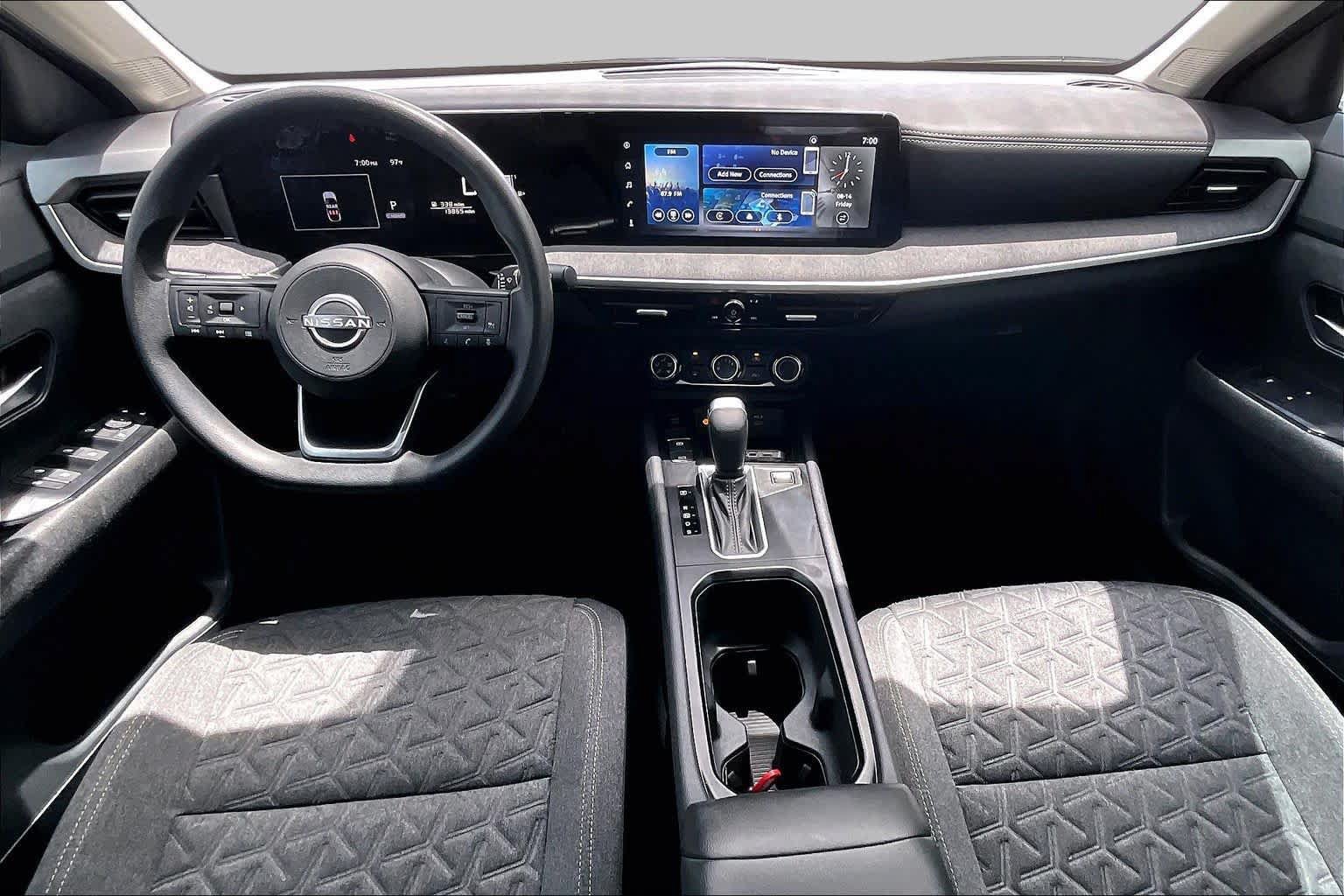 Used 2025 Nissan Kicks SV w/ Charging Package FWD image 16