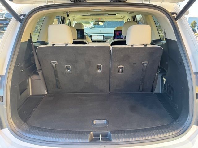 Used 2023 Kia Telluride EX w/ EX Captain's Chair Package image 10