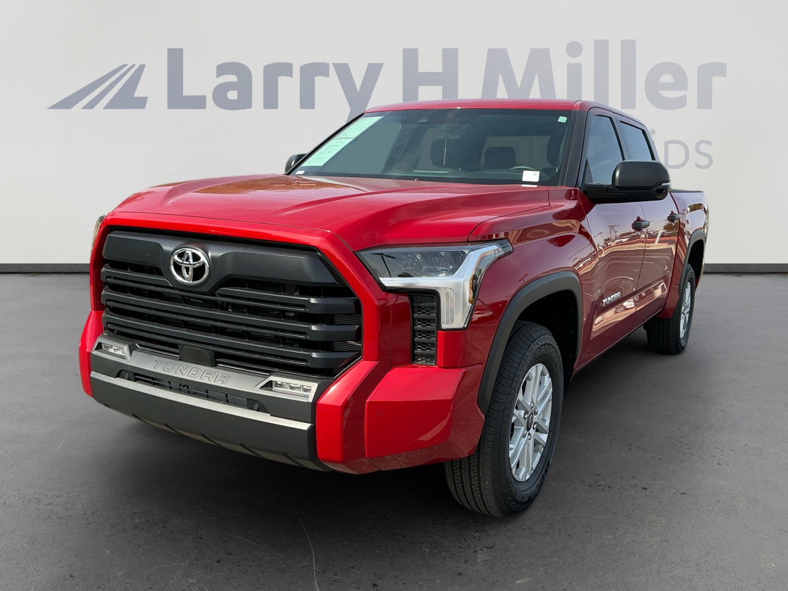 Certified 2025 Toyota Tundra SR5 AWD/4WD image 1