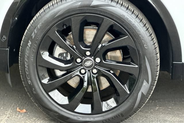 Certified 2025 Land Rover Discovery Sport Dynamic SE AWD/4WD image 25