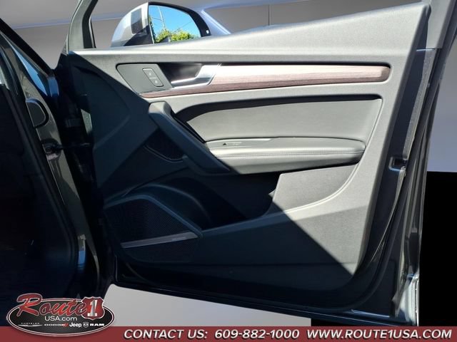 Used 2021 Audi Q5 e Premium Plus w/ Premium Plus Package AWD/4WD image 14