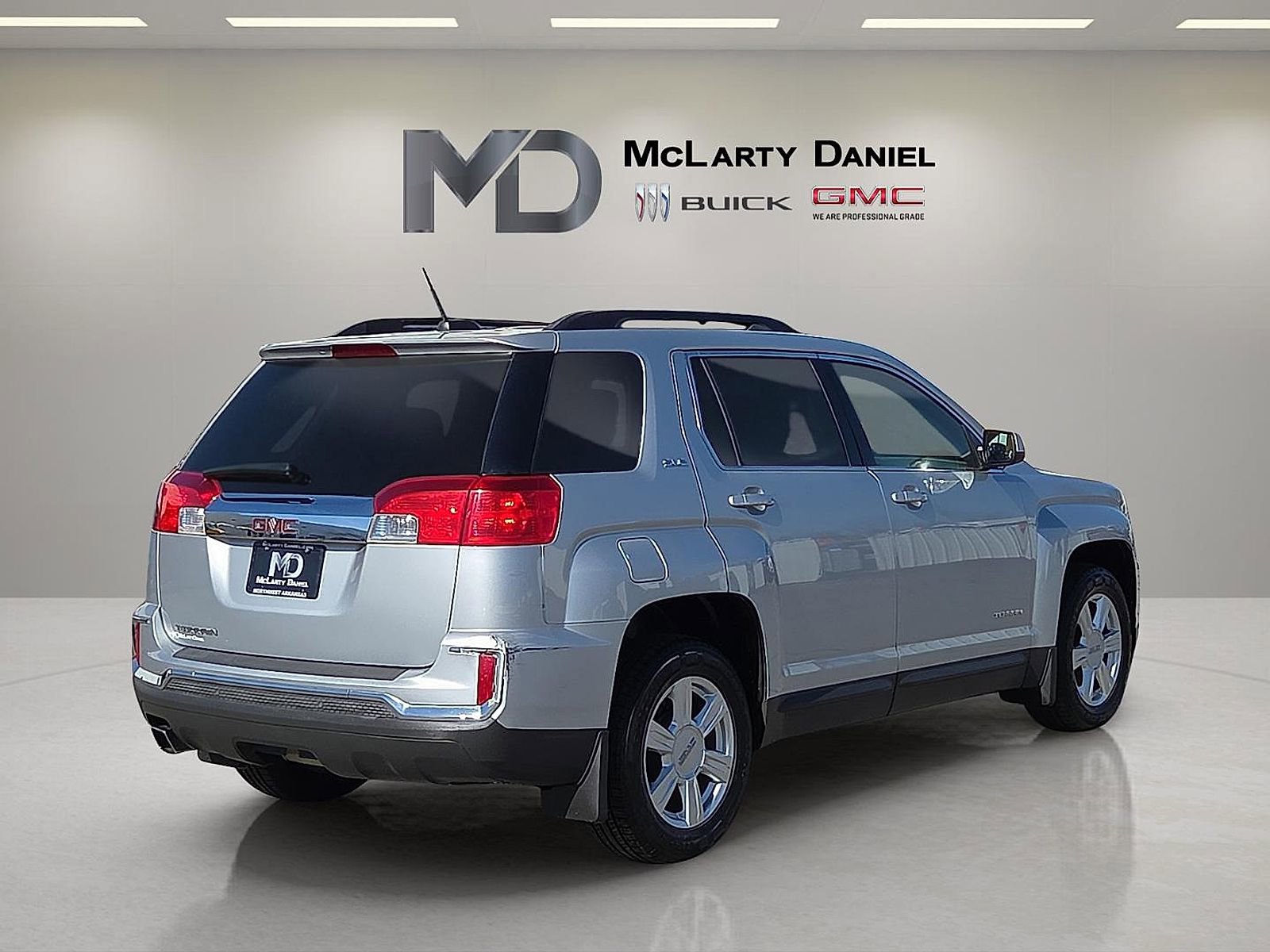 Used 2016 GMC Terrain SLE w/ Convenience Package image 5