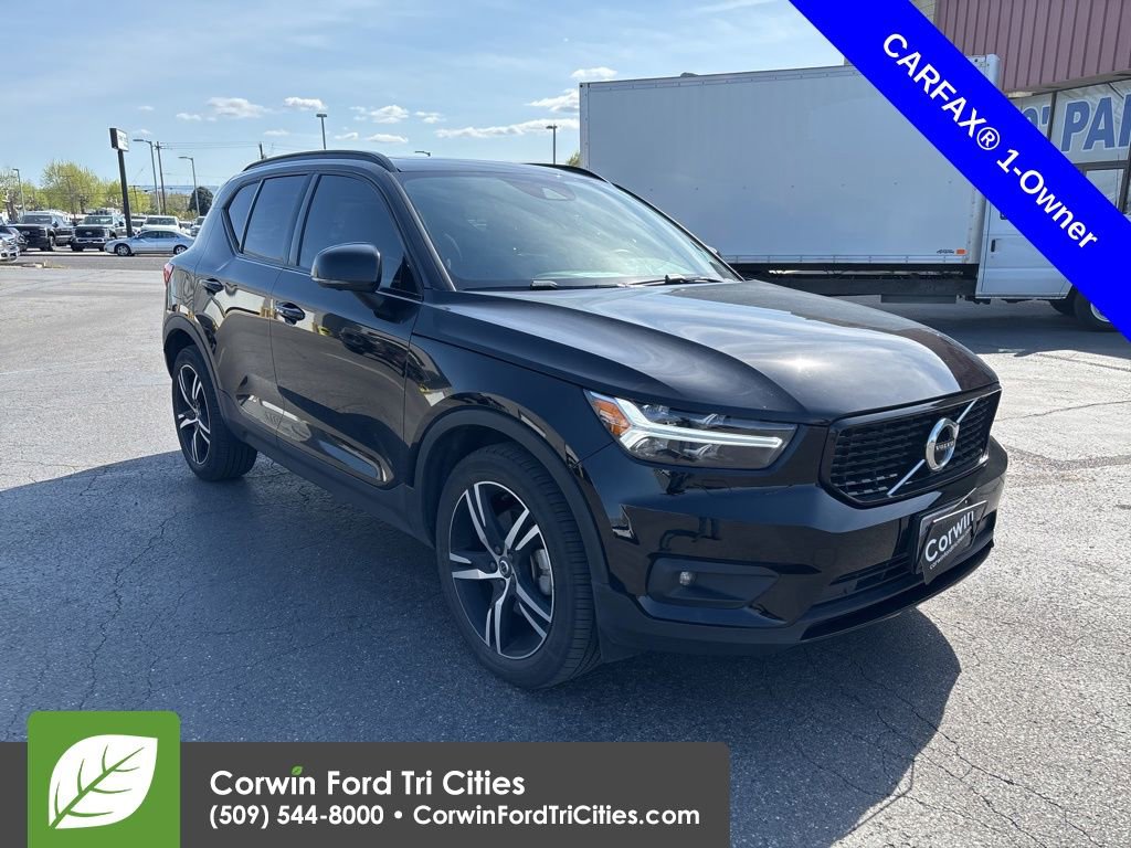 Used 2021 Volvo XC40 T5 R-Design