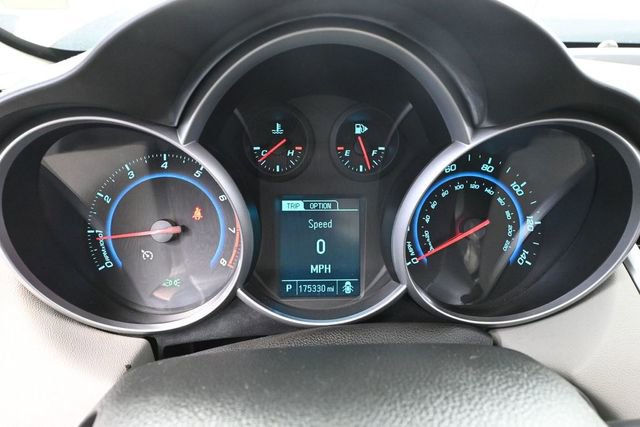Used 2013 Chevrolet Cruze LS FWD image 26
