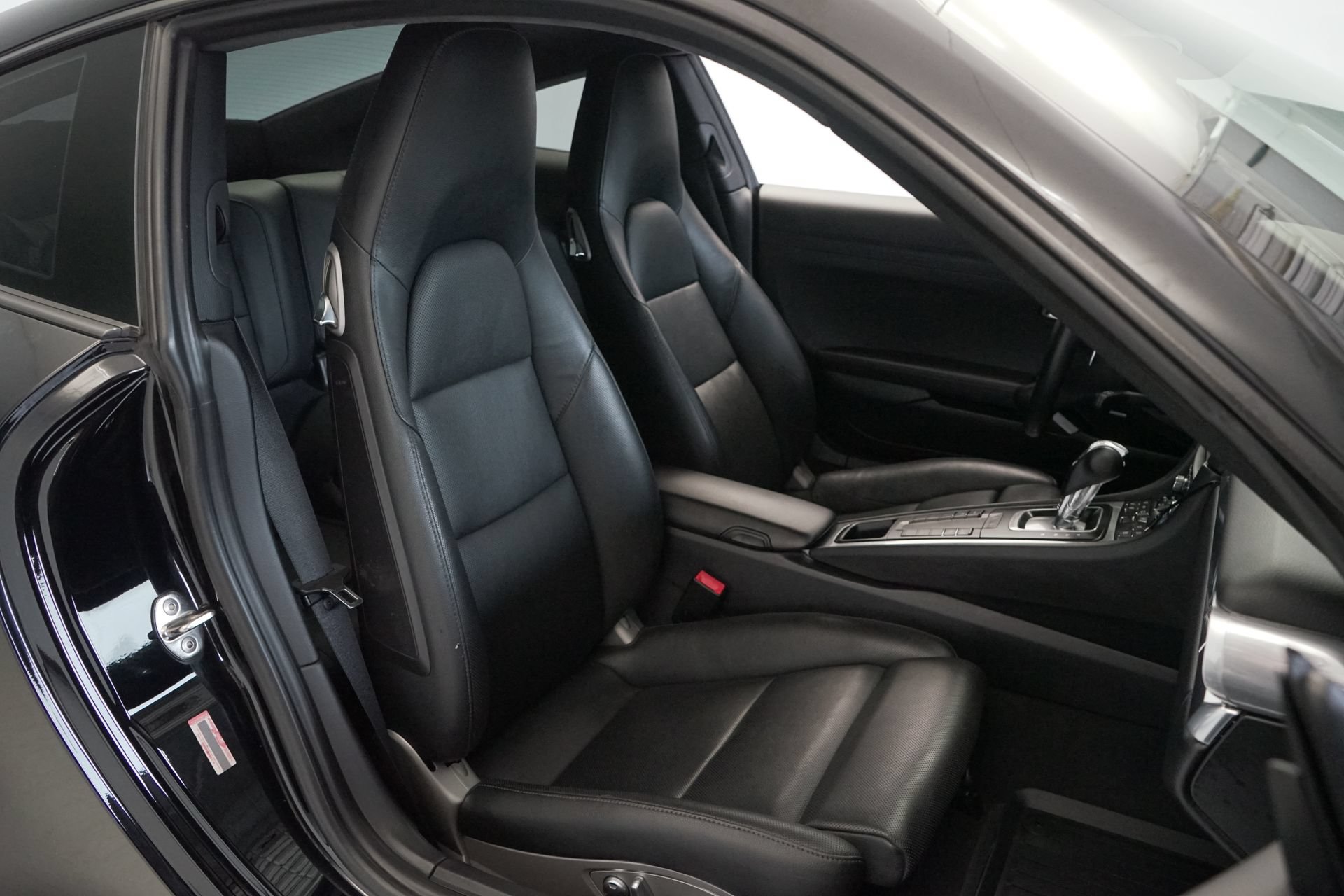 Used 2016 Porsche 911 Carrera RWD image 9
