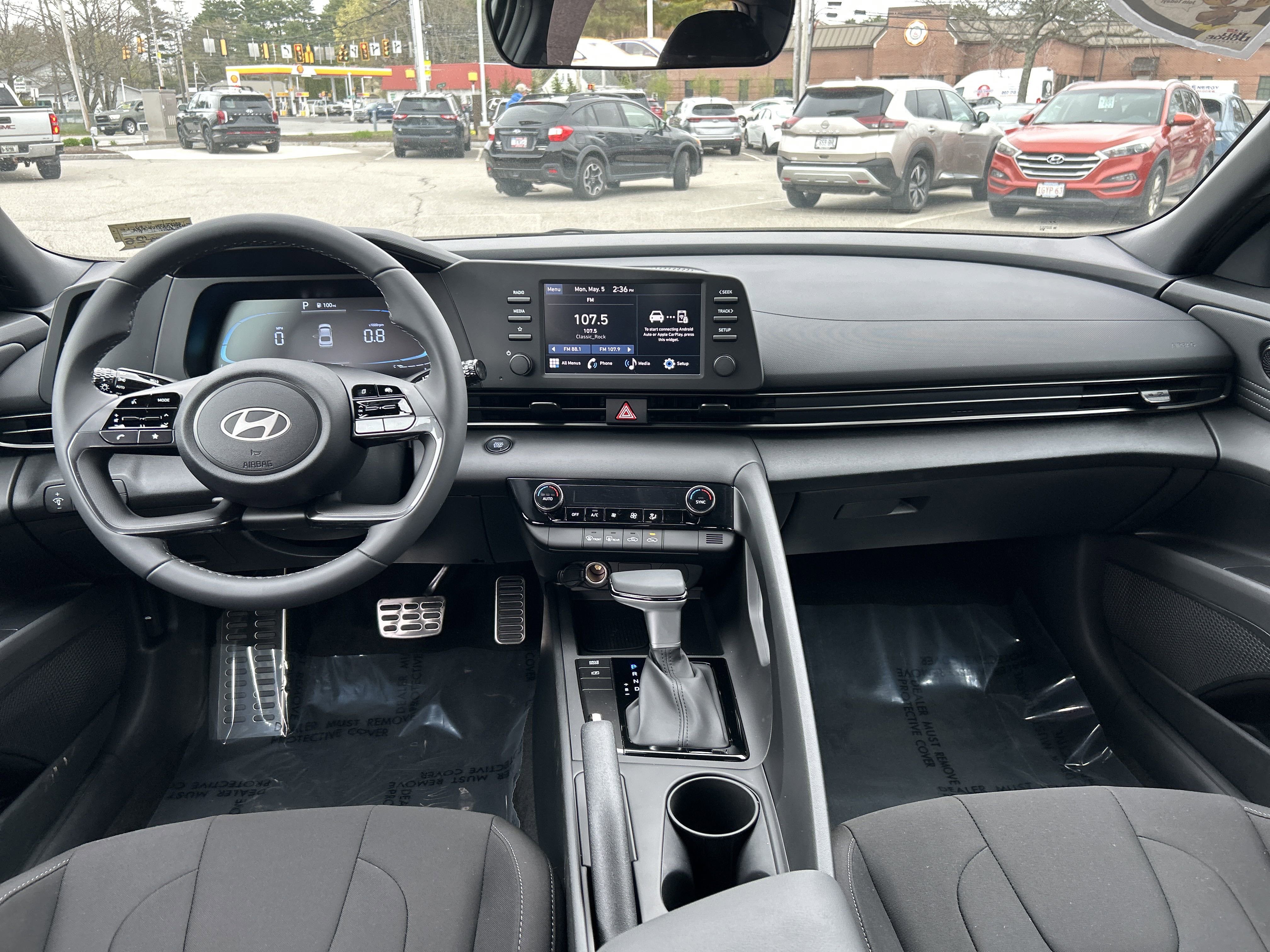 Used 2025 Hyundai Elantra Sport image 18