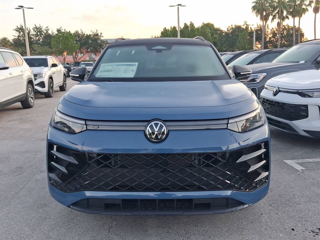 New 2026 Volkswagen Tiguan SE R-Line FWD image 2