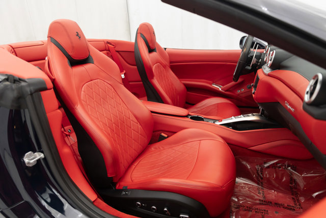 Used 2016 Ferrari California T RWD image 10