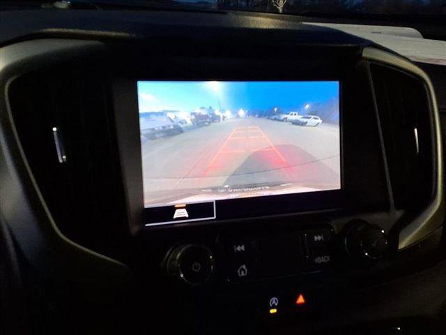 Used 2023 GMC Terrain SLT image 13