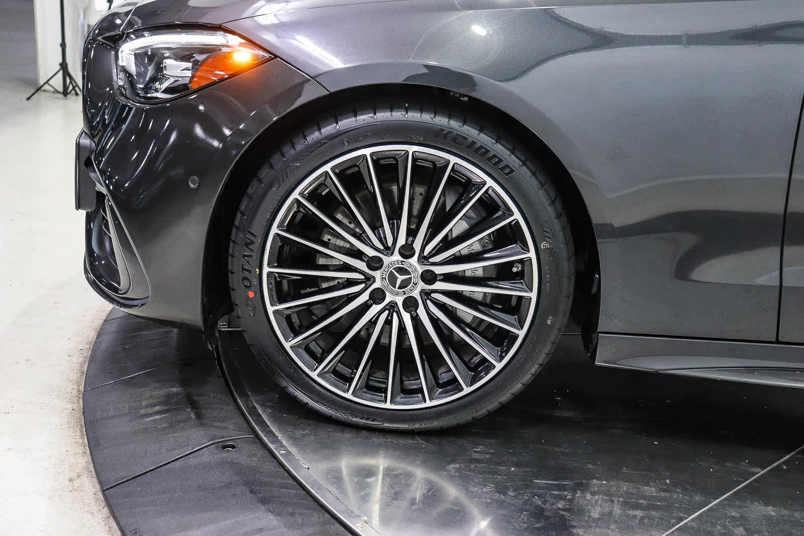 Used 2023 Mercedes-Benz C 300 Sedan image 9