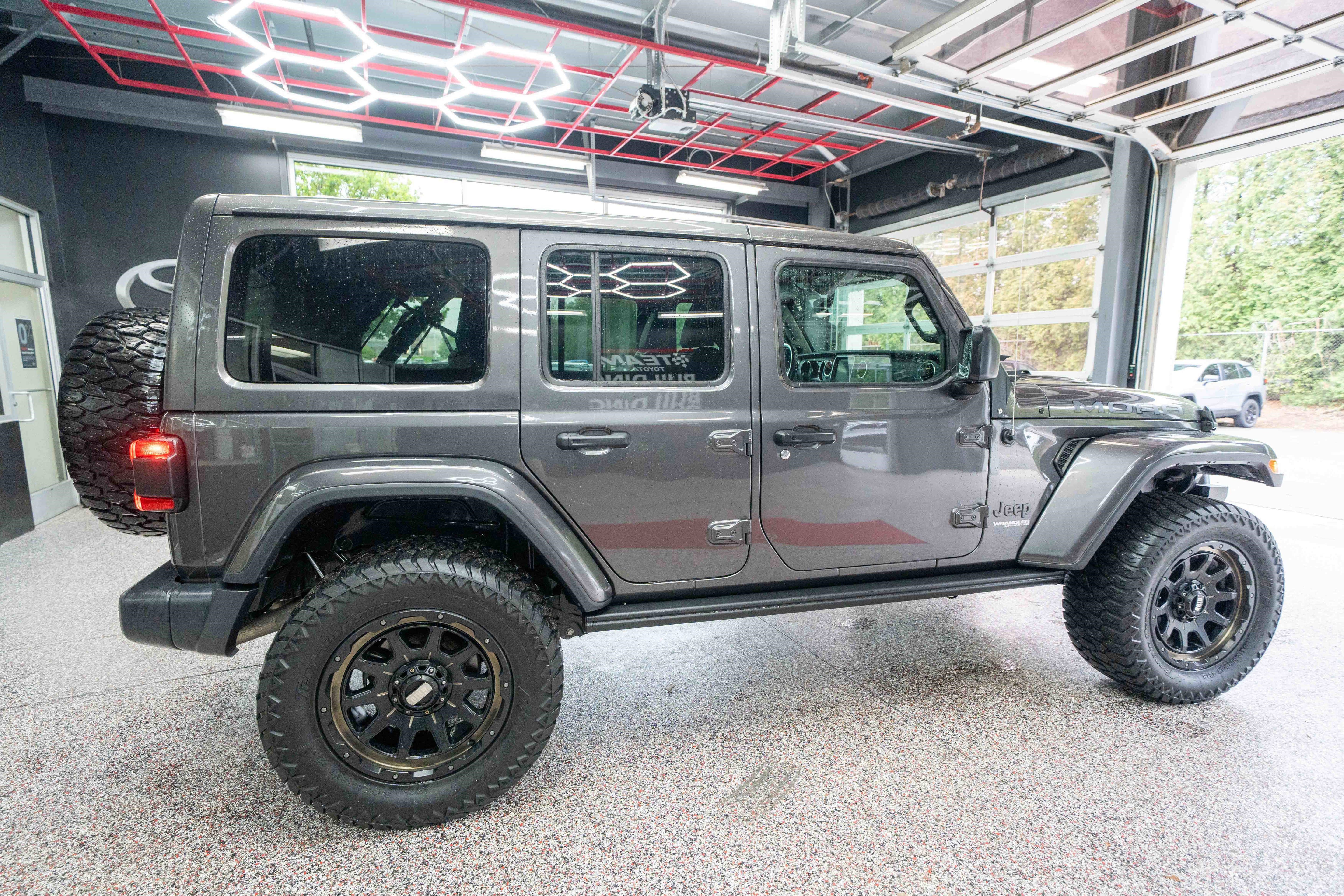Used 2019 Jeep Wrangler Unlimited Sahara w/ Quick Order Package 24M Moab image 4
