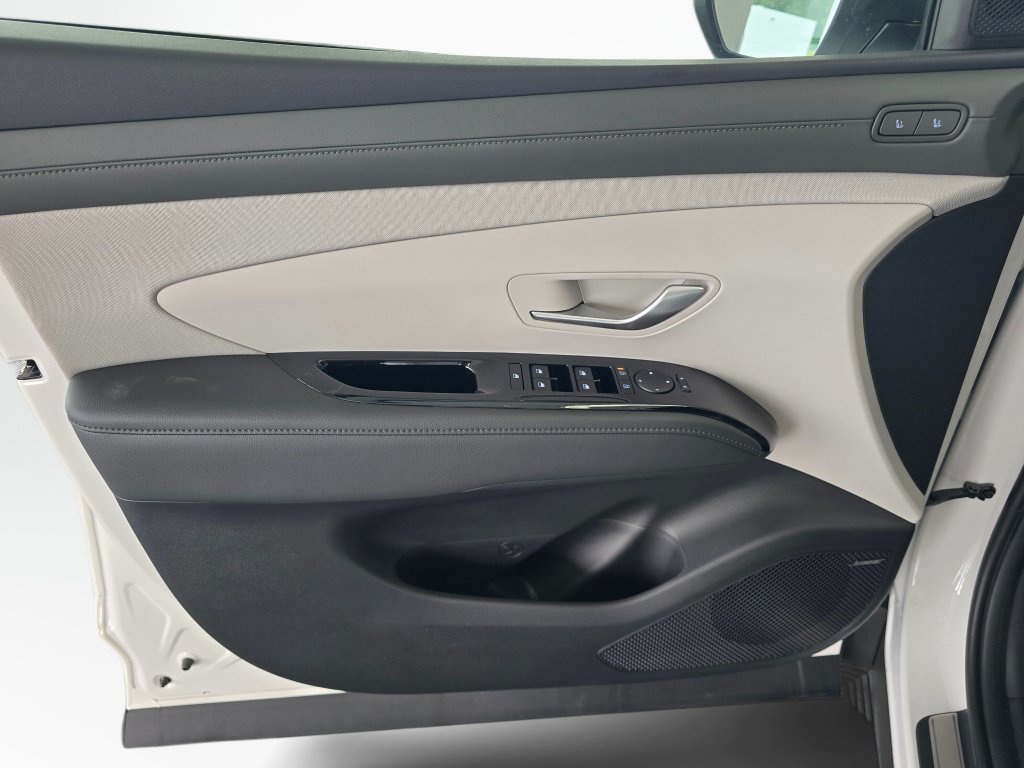 New 2026 Hyundai Tucson Limited AWD/4WD image 32