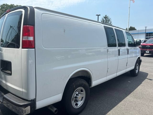 New 2026 Chevrolet Express 3500 Extended w/ Driver Convenience Package RWD image 5