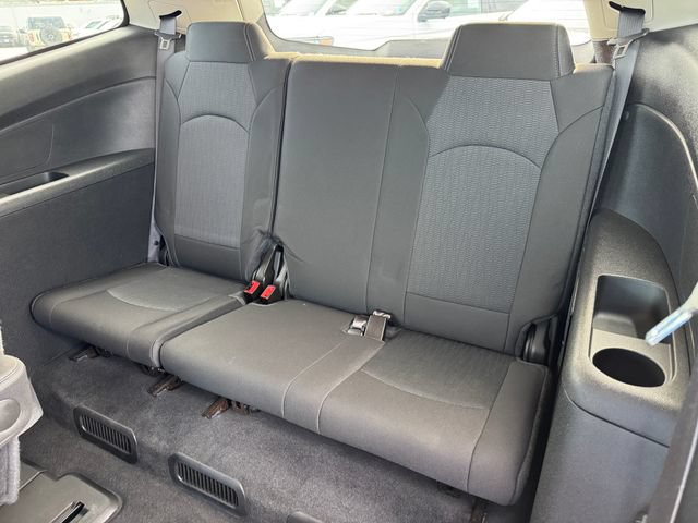 Used 2017 Chevrolet Traverse LT w/ Style and Technology Package FWD image 11