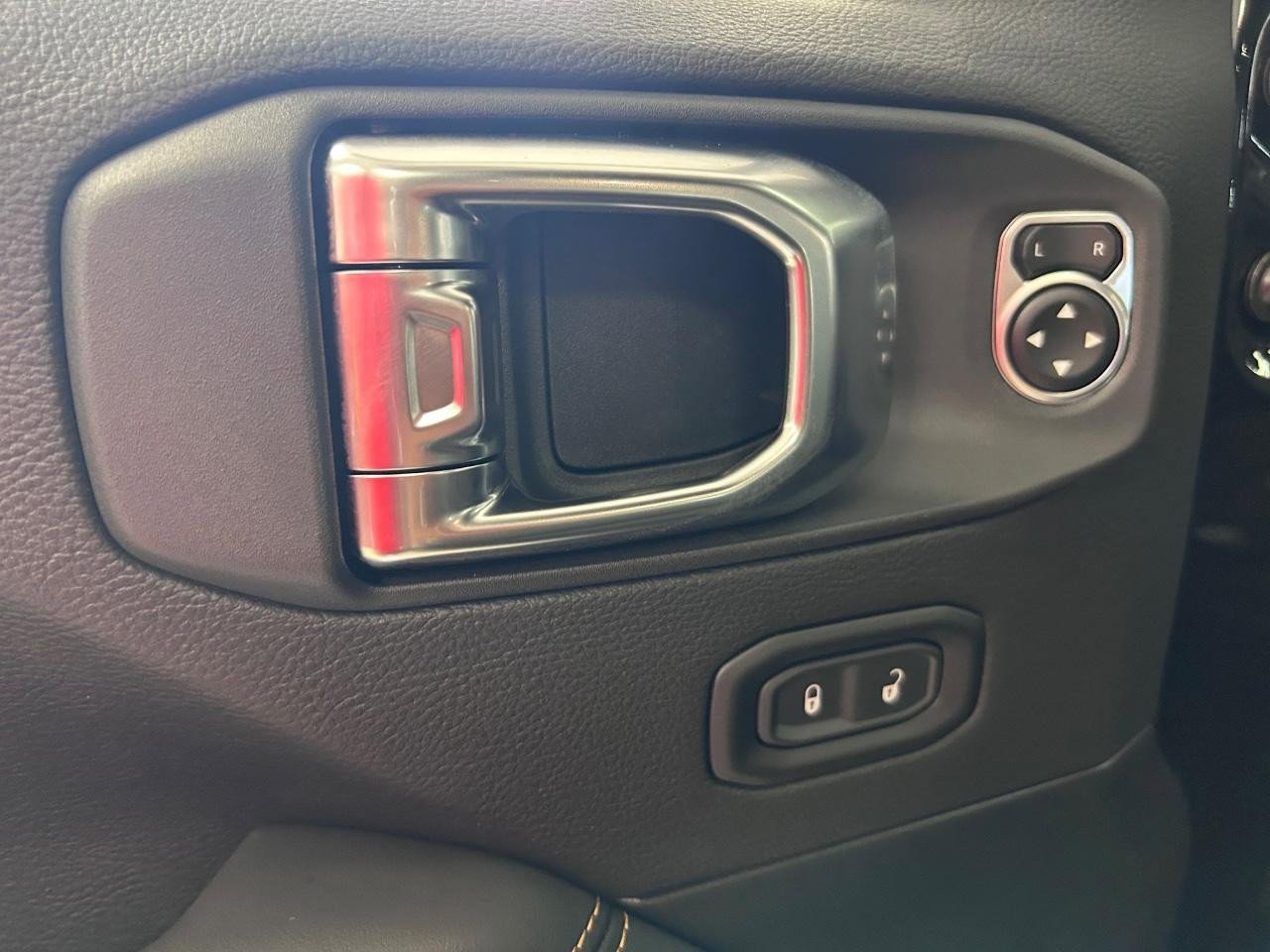 New 2025 Jeep Wrangler Unlimited Rubicon 392 image 18