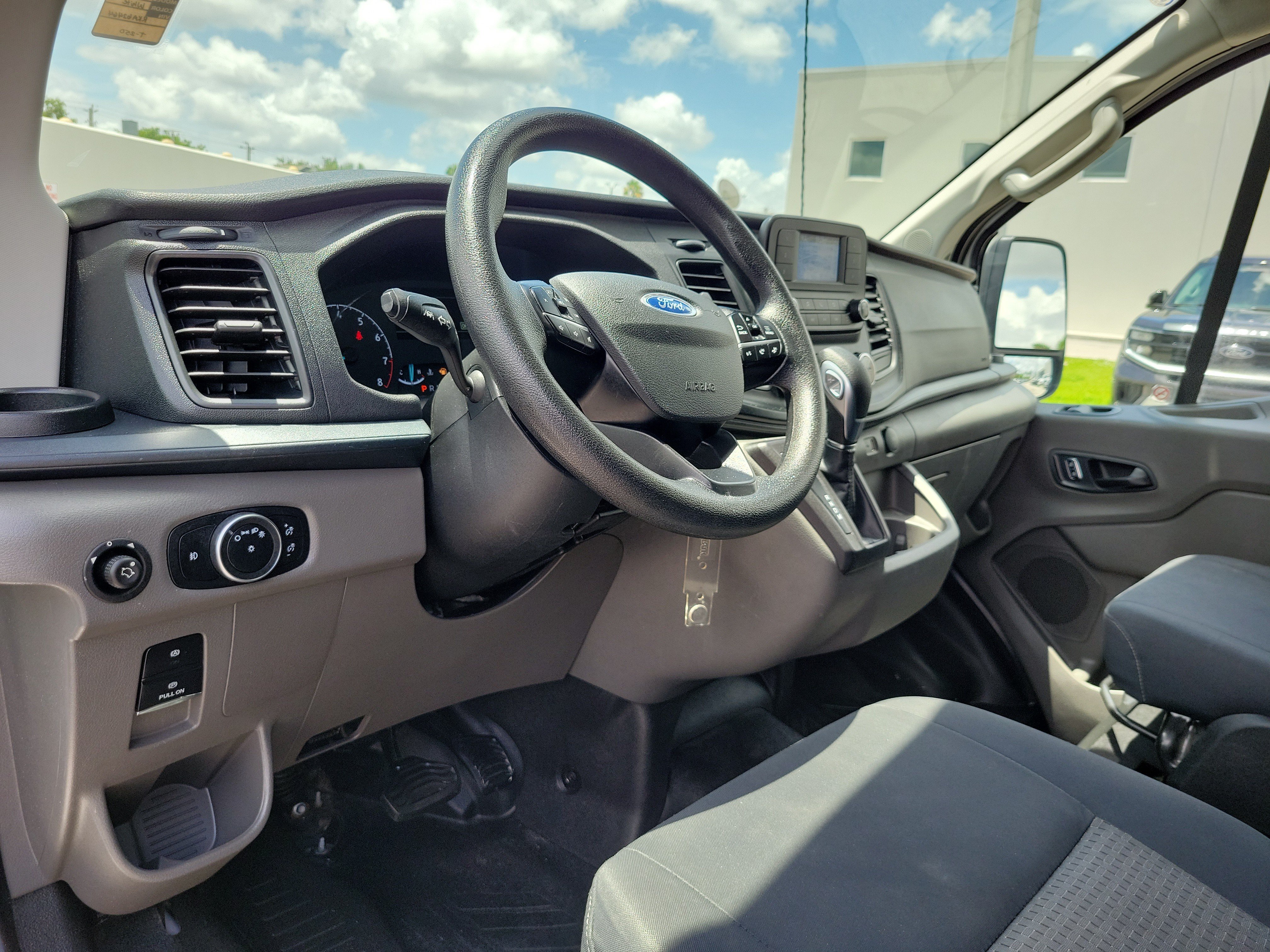 Used 2024 Ford Transit 250 Low Roof w/ Exterior Upgrade Package RWD image 9
