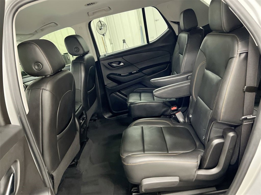 Used 2021 Chevrolet Traverse LT w/ LT Premium Package image 22