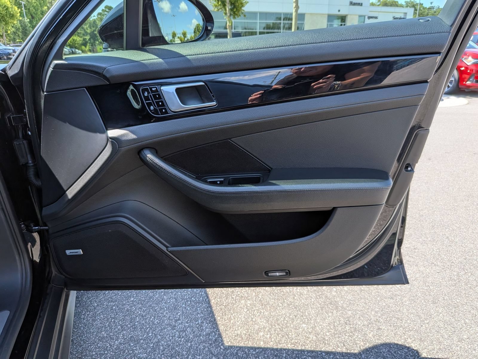 Used 2020 Porsche Panamera RWD image 36