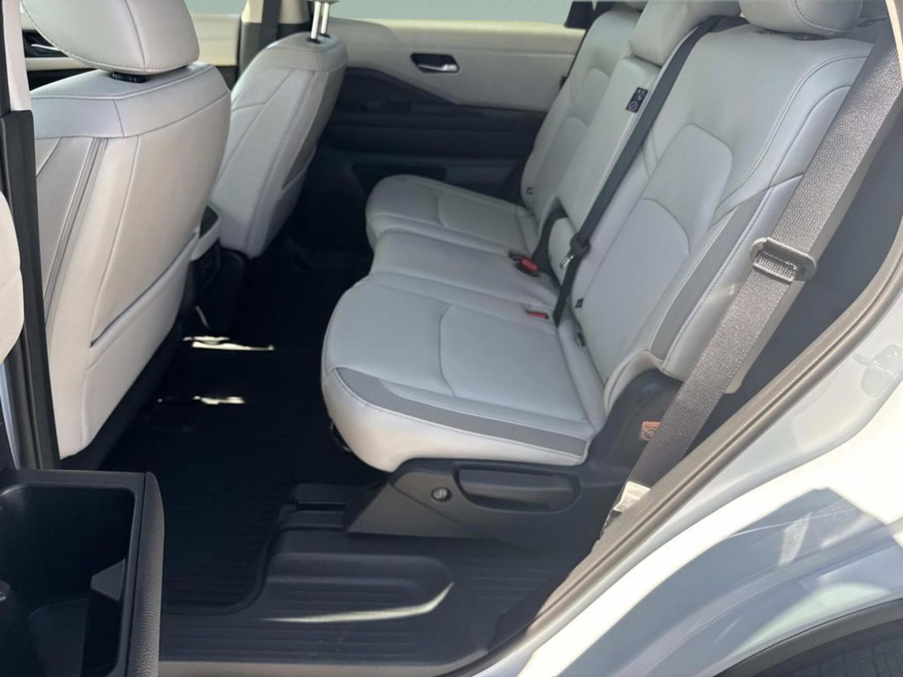 New 2026 Nissan Pathfinder SL image 11