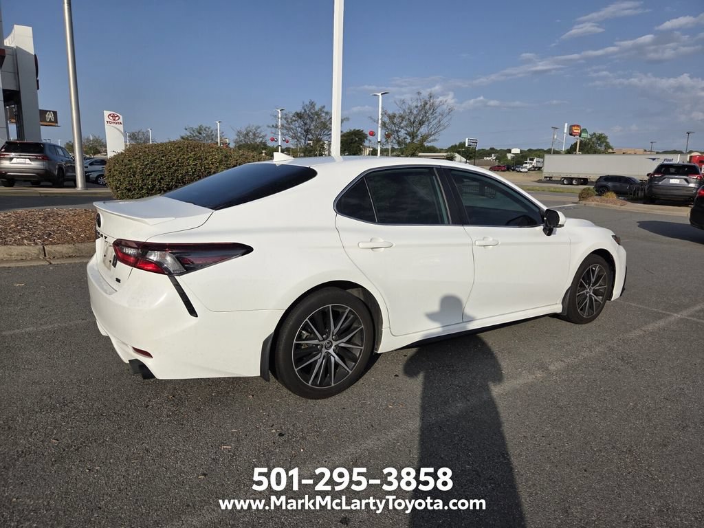 Used 2023 Toyota Camry SE FWD image 5