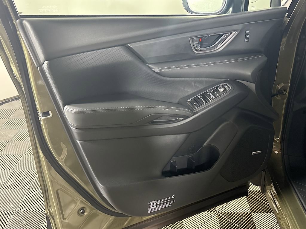New 2025 Subaru Ascent Limited image 11